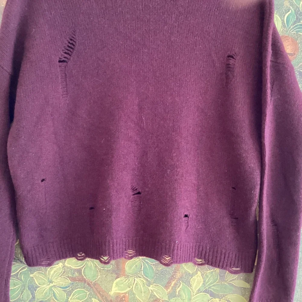 Aqua Burgundy Cashmere Distressed V-Neck Sweater 100% Bloomingdales Exclusive - Picture 5 of 13